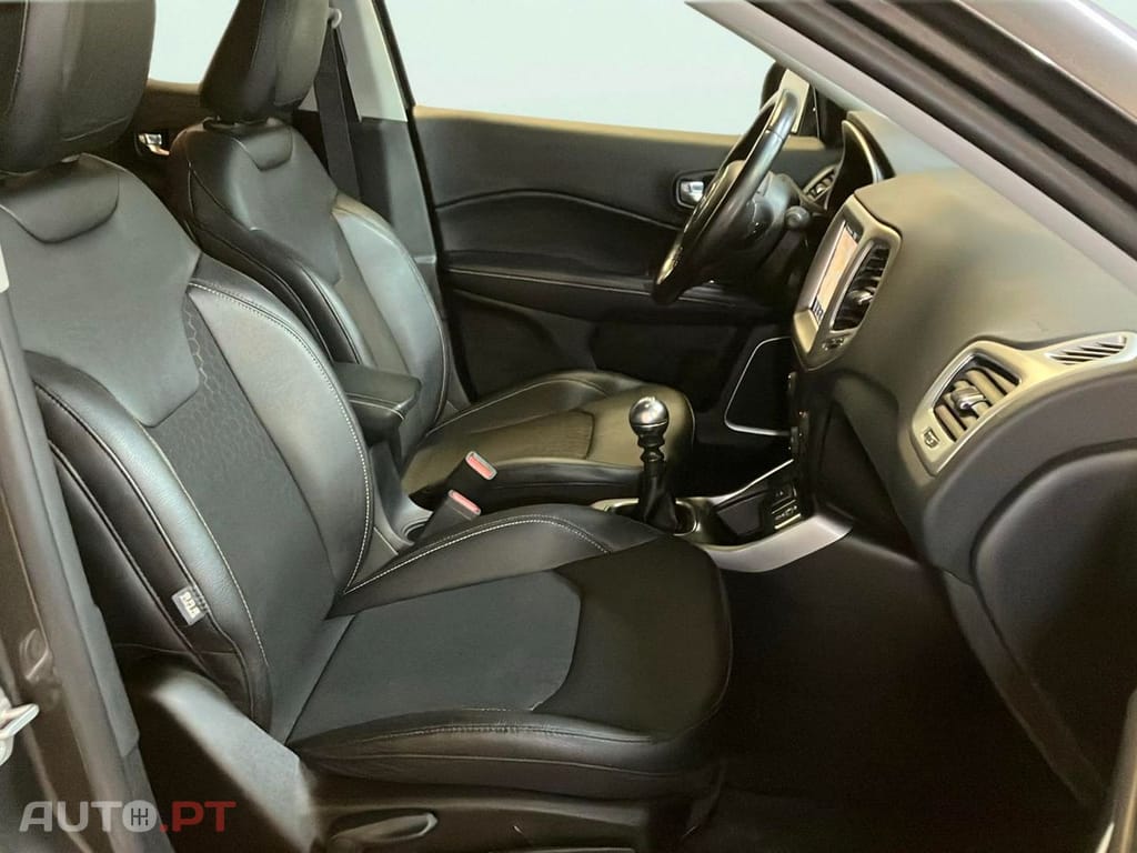 Jeep Compass 1.3 T Longitude