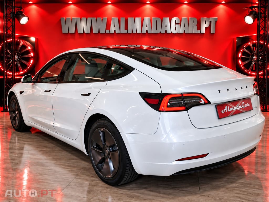 Tesla Model 3 Standard Range Plus RWD