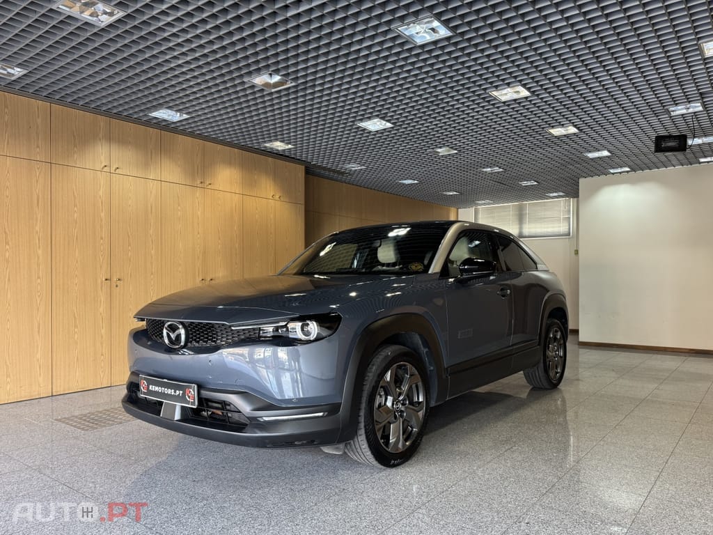 Mazda MX-30 e-SKYACTIV Advantage+Modern Confidence