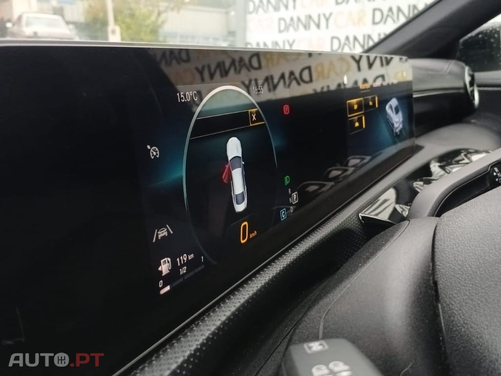 Mercedes-Benz CLA 180 Outro