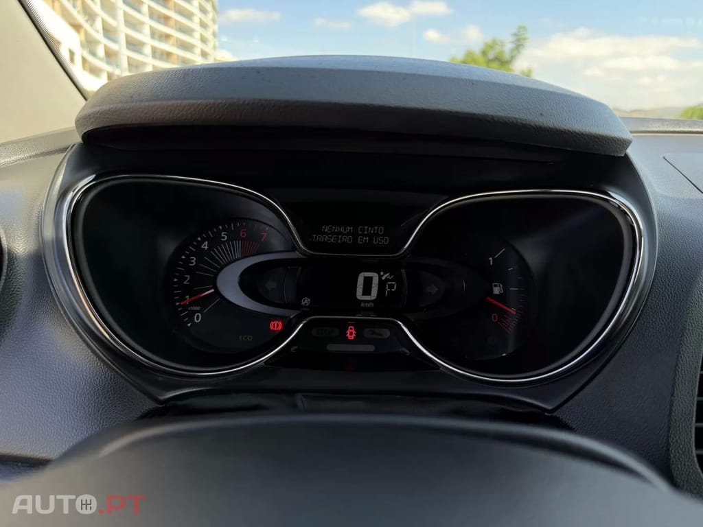 Renault Captur 1.2 TCe EDC Energy — fotografia 28