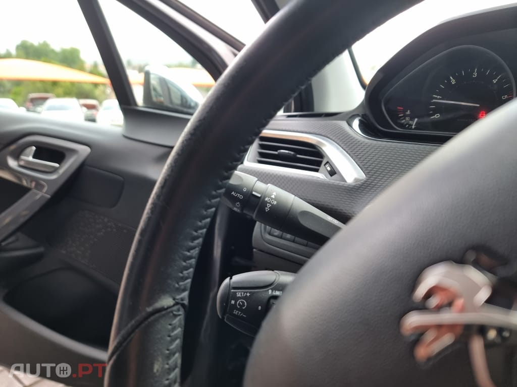 Peugeot 2008 1.6 BlueHDi Style