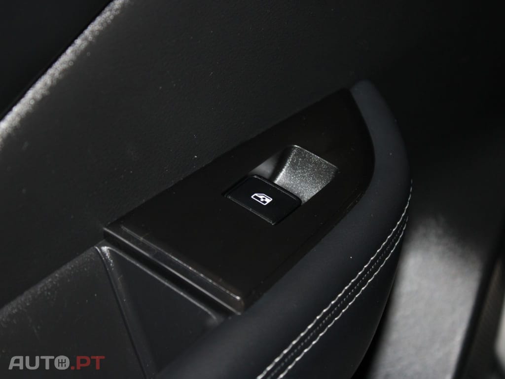 Nissan Qashqai 1.5 VC-T E-POWER N-CONNECTA I.V.A DEDUTIVEL 