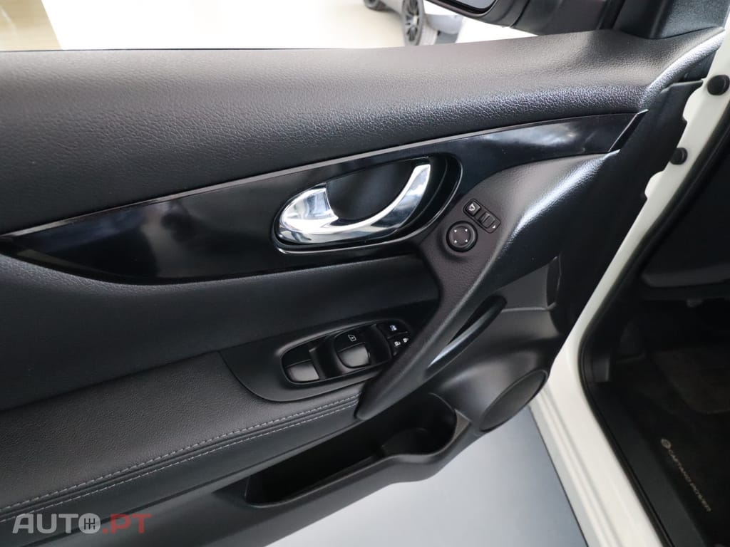 Nissan Qashqai 1.6 dCi Tekna Pele