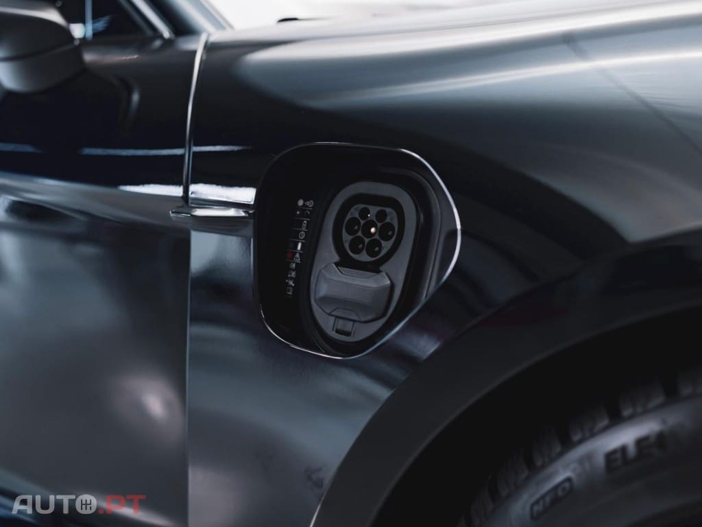 Porsche Taycan GTS 88 % I.V.A DEDUTIVEL 