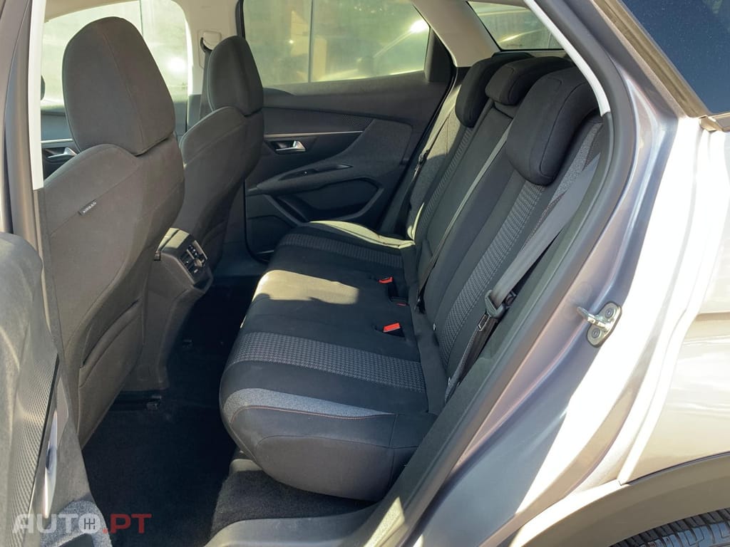 Peugeot 3008 1.5 BlueHDi Active