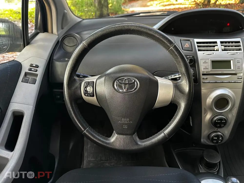 Toyota Yaris 1.0 VVT-i High Pack MM