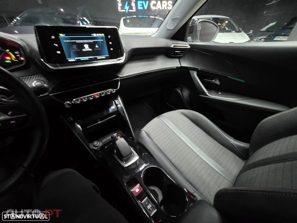 Peugeot E-2008 50 kWh Allure Pack