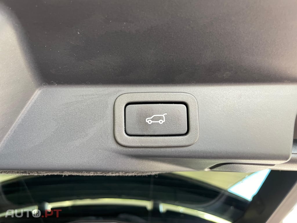Land Rover Range Rover Sport P400e Hybrid SE