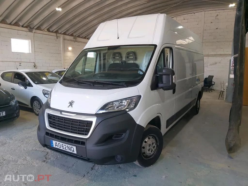 Peugeot Boxer 2.2 BlueHDi 335 L3H3 Pro