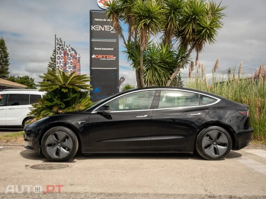 Tesla Model 3 Long-Range Dual Motor AWD — fotografia 4