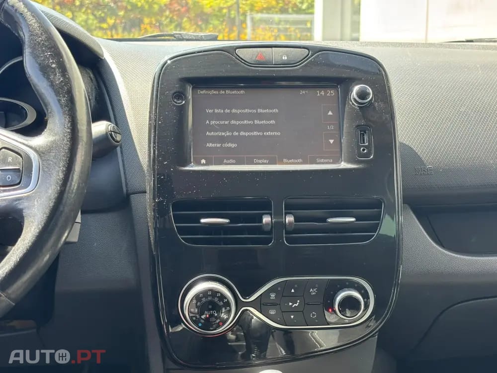 Renault Clio Outro