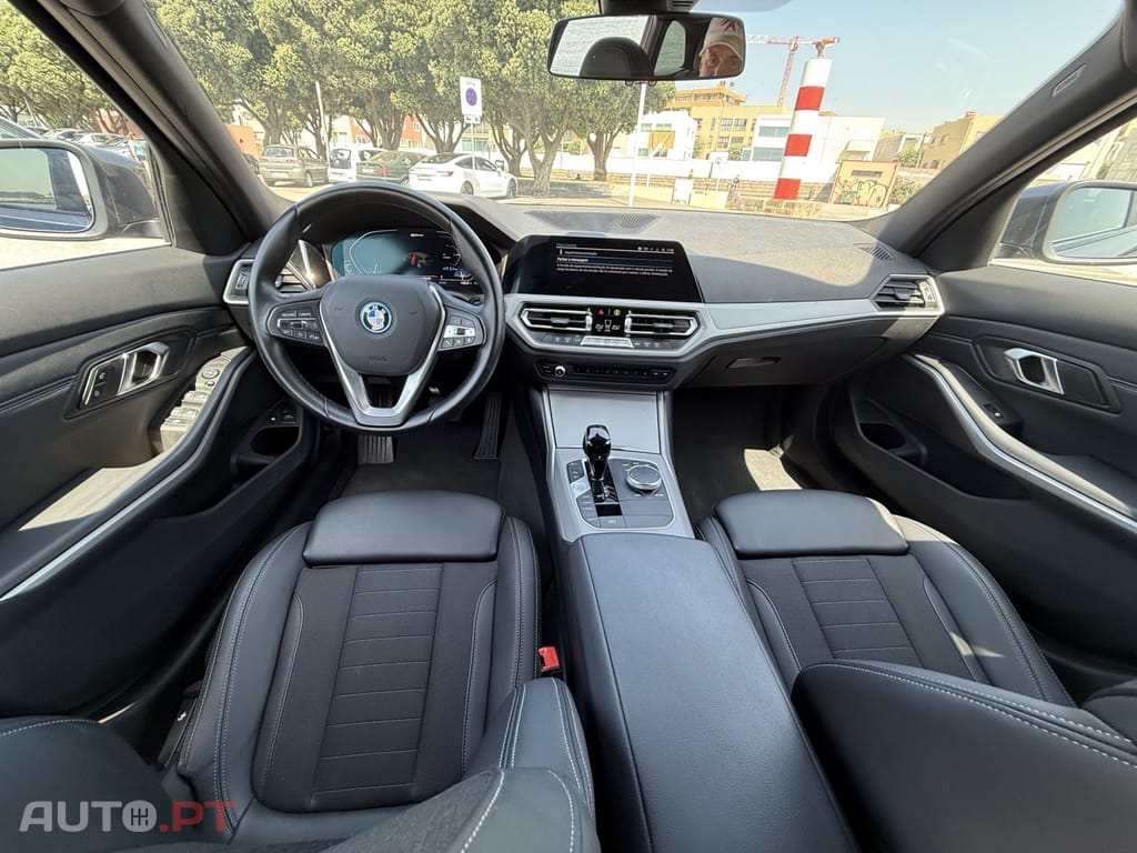 BMW 320 e Touring Line Sport Auto