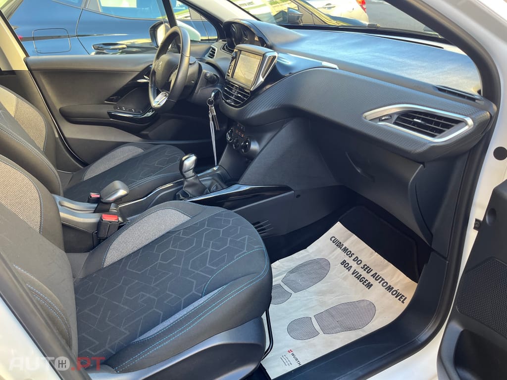 Peugeot 2008 1.5 BlueHDi Signature