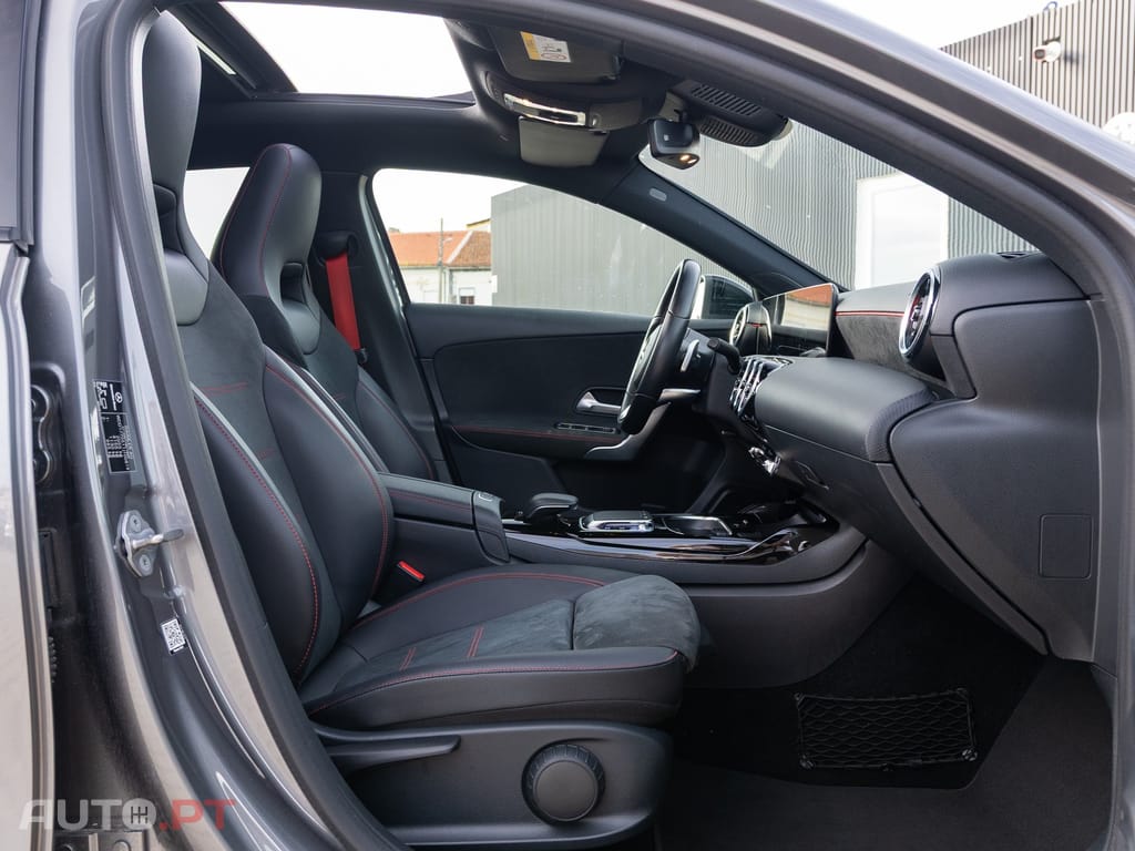 Mercedes-Benz A 35 AMG 4Matic Speedshift DCT 7G
