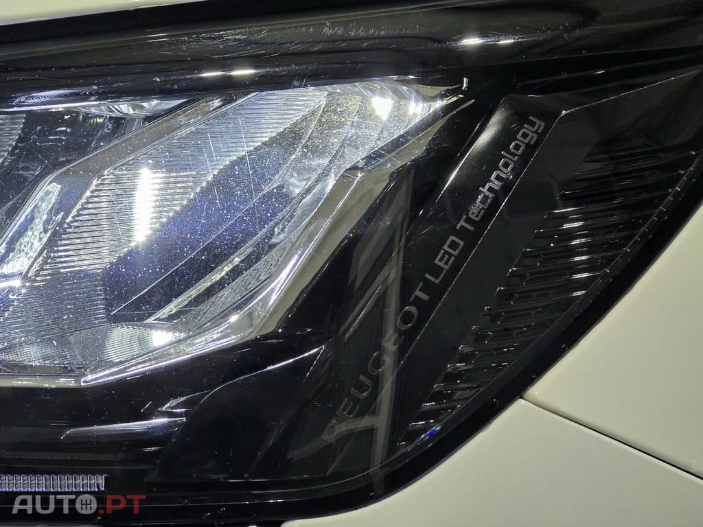 Peugeot E-208 50 kWh Active