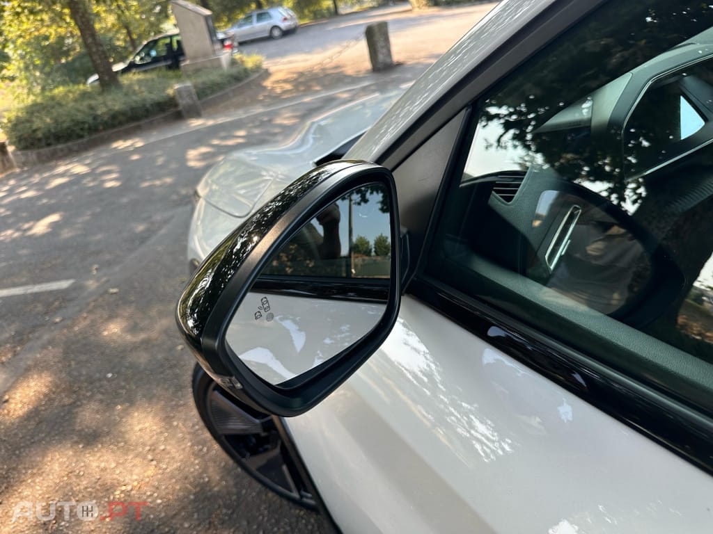 Peugeot E-208 50 kWh GT Pack