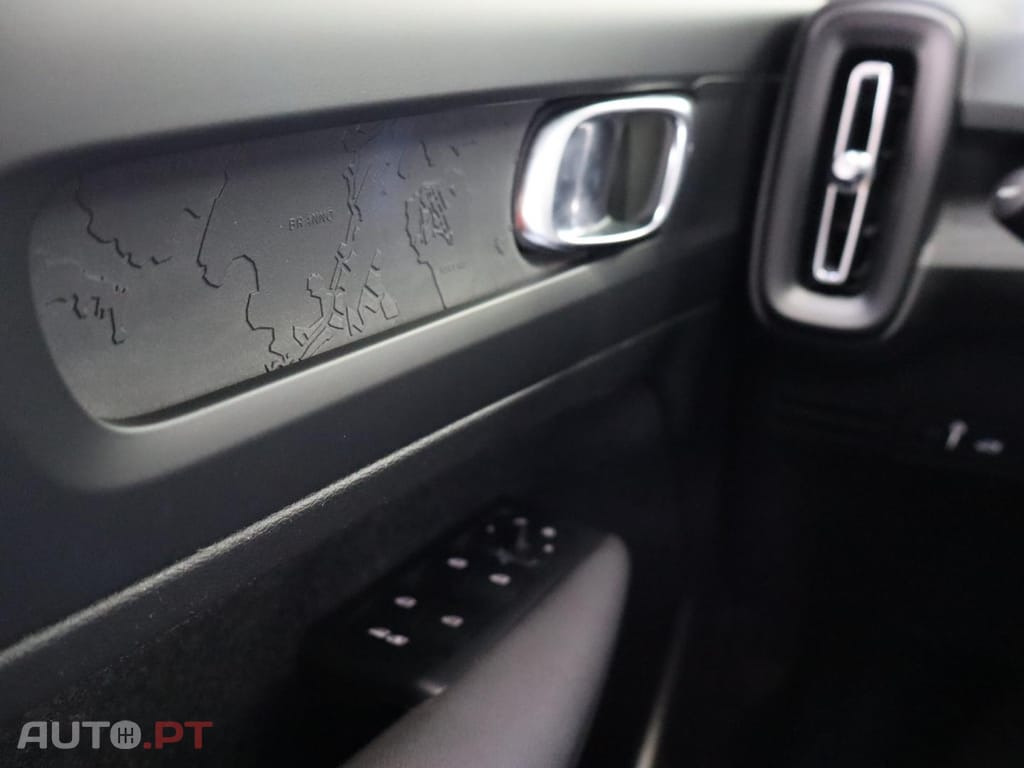 Volvo XC40 1.5 T4 Essential PG HYBRID