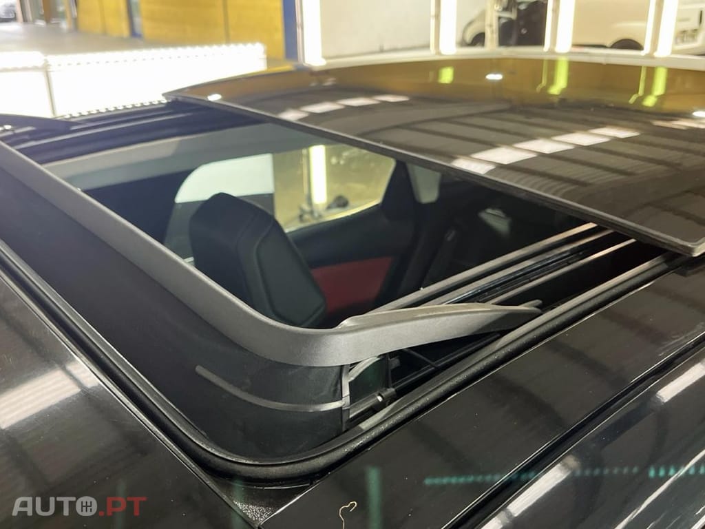 Citroen C4 1.2 PureTech Shine EAT8