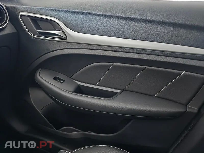 MG ZS 44.5 kWh Luxury