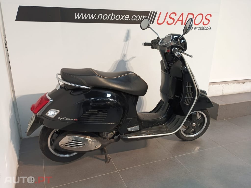 Vespa GTS Super 300