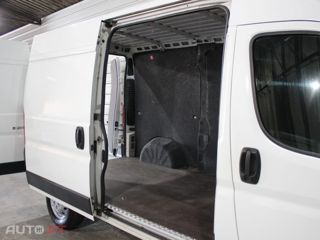 Peugeot Boxer 2.0 BlueHDi 333 L2H2 Premium