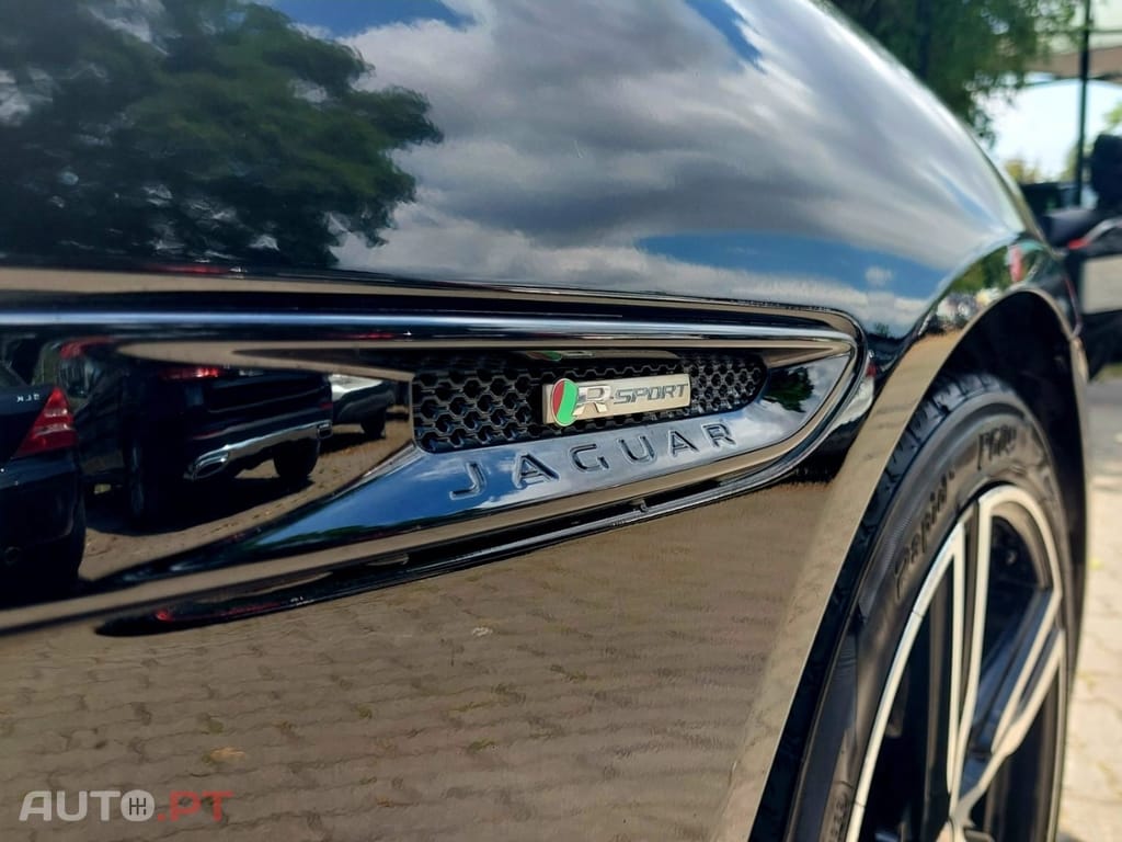 Jaguar XE 2.0 D R-Sport
