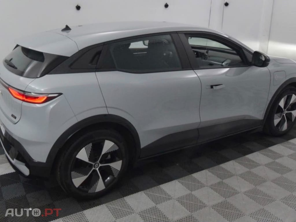 Renault Mégane E-Tech EV60 220hp optimum charge Equilibre