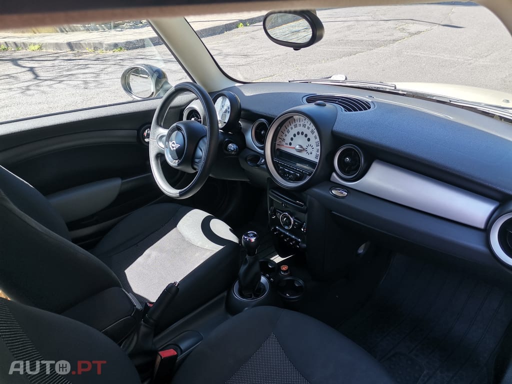 MINI Clubman One D - Van den Broeck