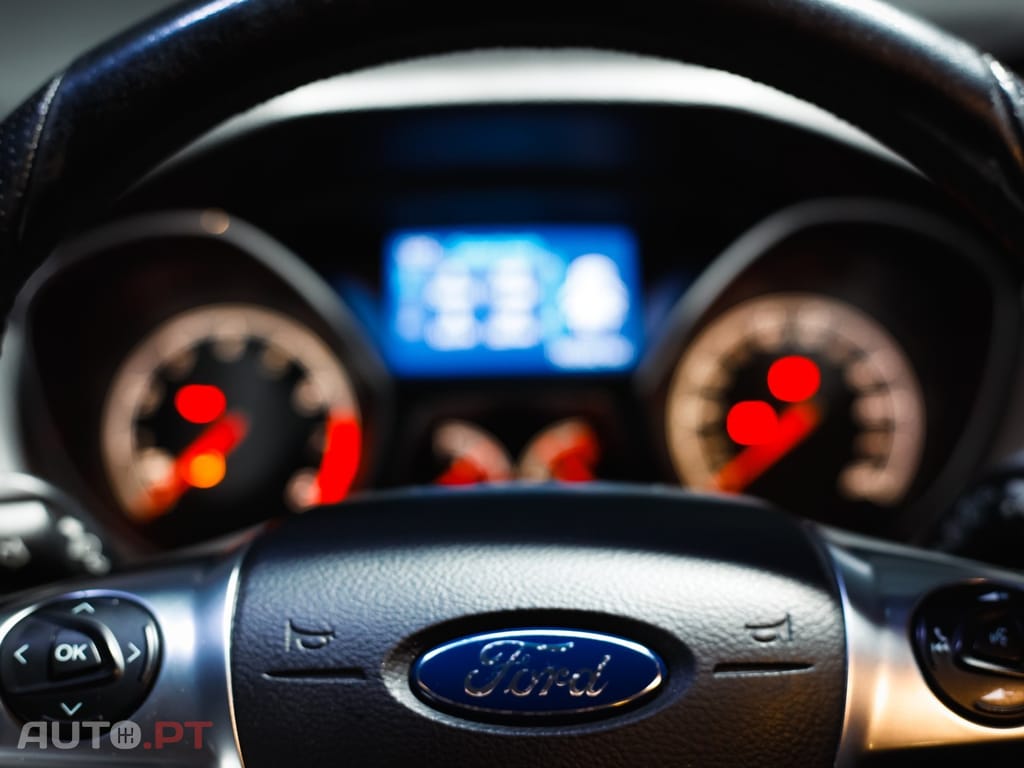 Ford Focus 2.0 EcoBoost ST c/ Pack Pele Desportiva