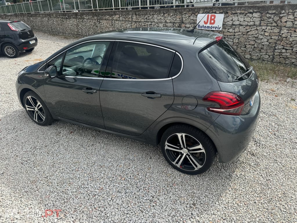 Peugeot 208 1.2 PureTech GT Line