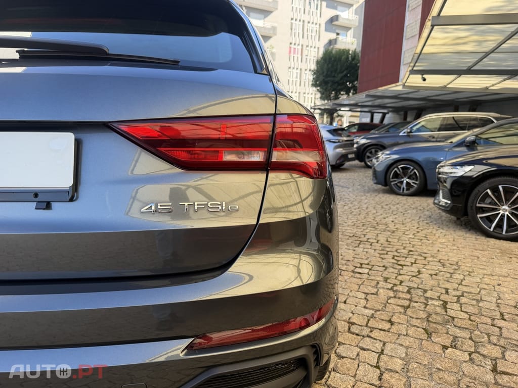 Audi Q3 45 TFSIe S line S tronic