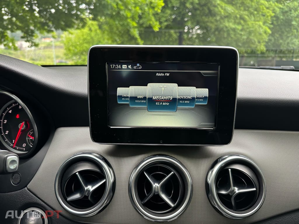 Mercedes-Benz GLA 220 4Matic 8G-DCT Special Edition