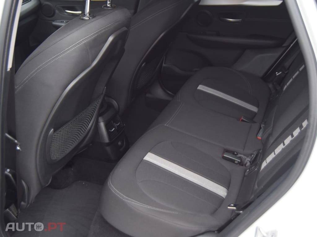 BMW 225 xe