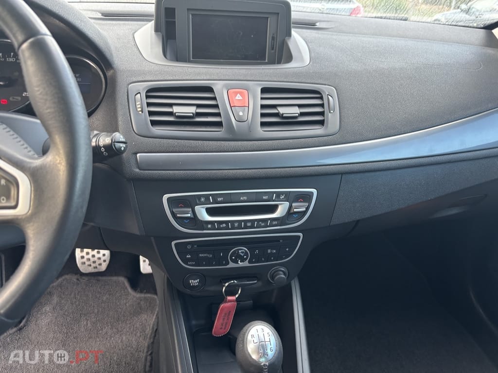 Renault Mégane Coupe 1.5 dCi Dynamique S — fotografia 8