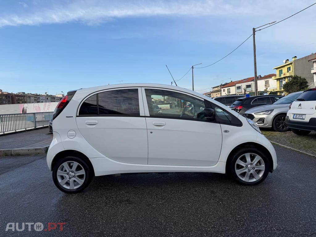 Peugeot iOn Standard