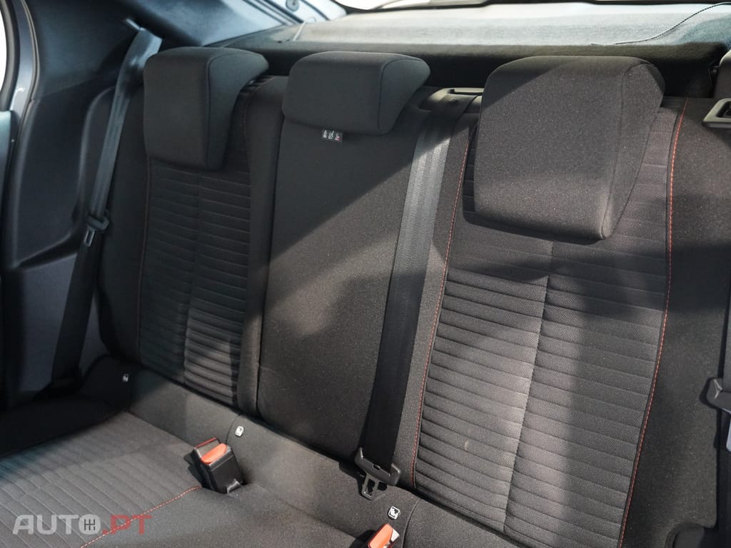 Peugeot E-208 50 kWh Active
