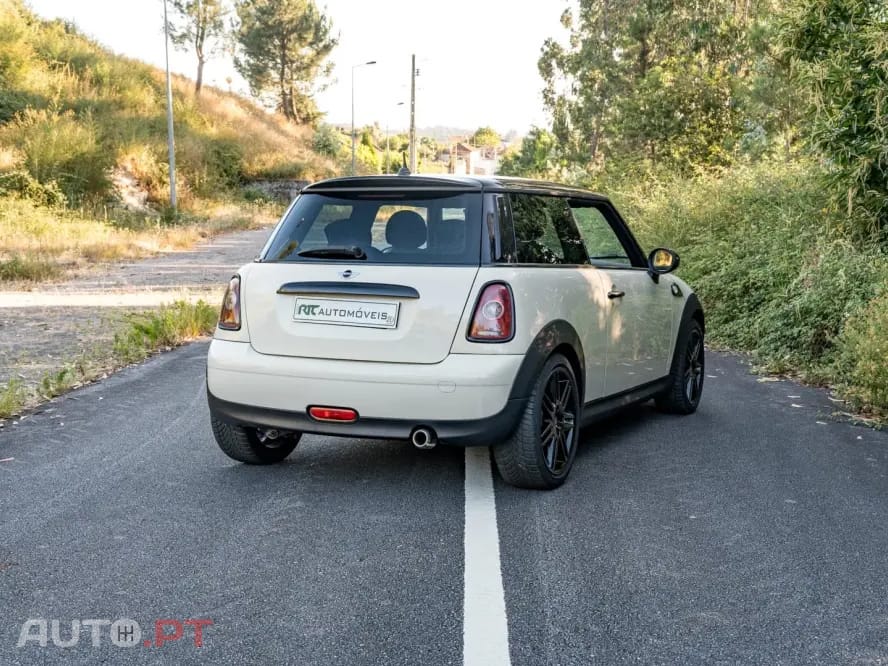 MINI Cooper Cooper D