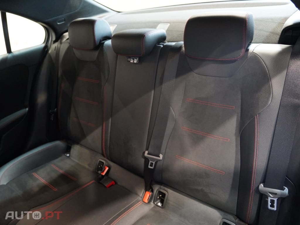 Mercedes-Benz A 180 d AMG Line