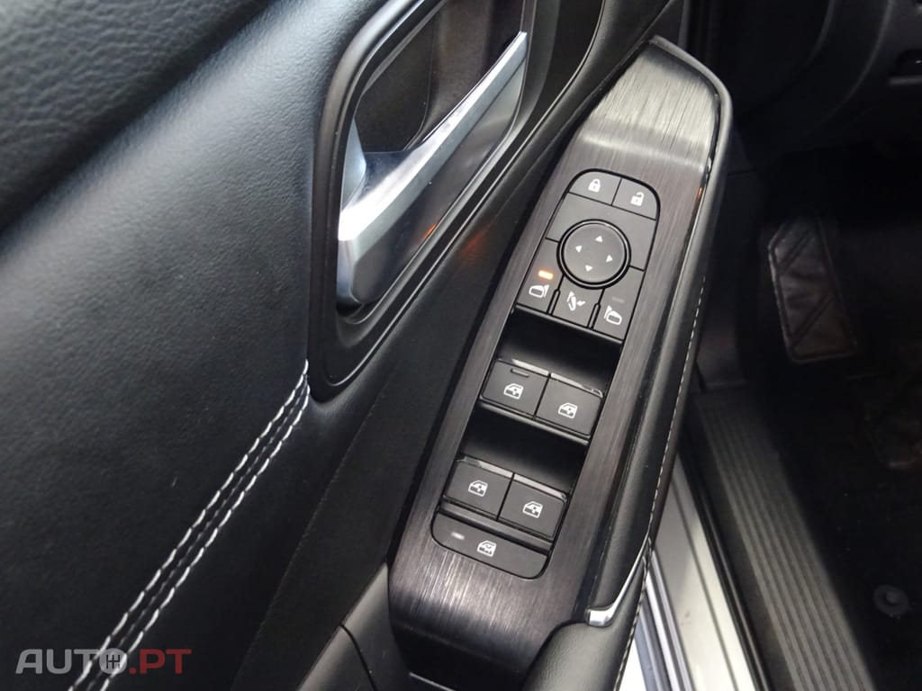 Nissan Qashqai 1.3 DIG-T N-Connecta Led Xtronic