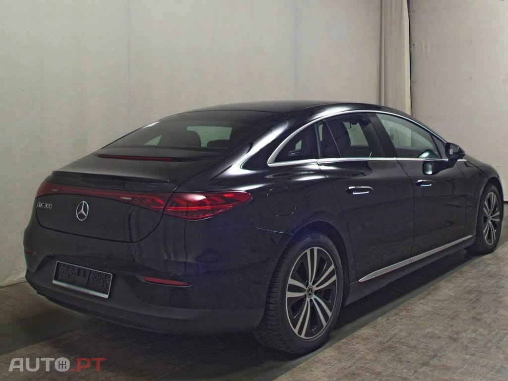 Mercedes-Benz EQE 300 