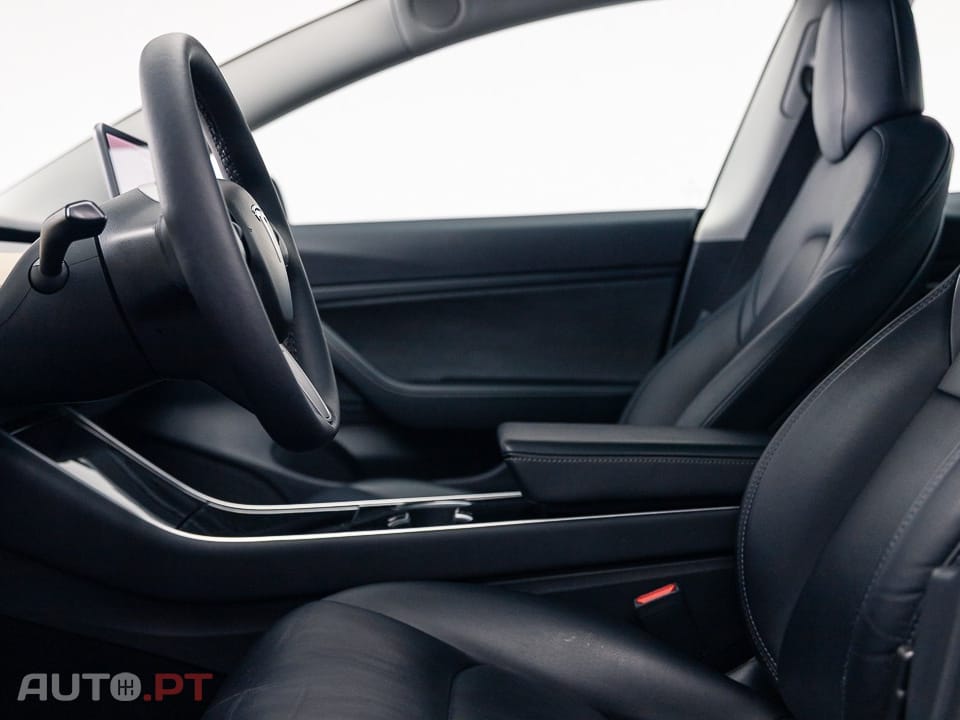 Tesla Model 3 Standard Range Plus RWD