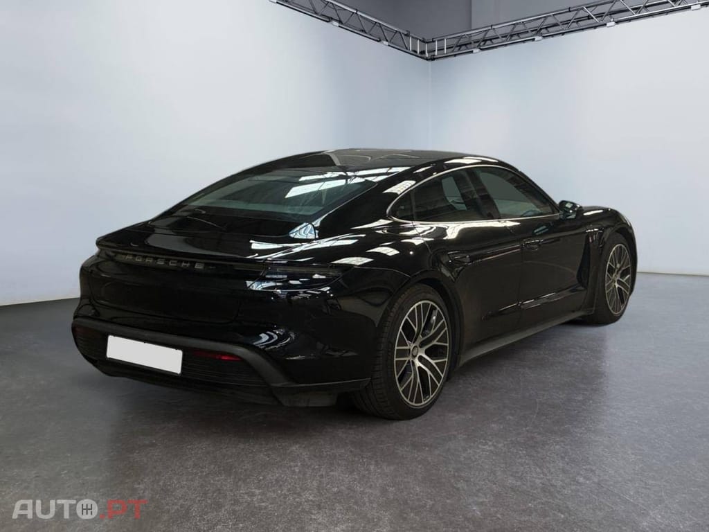Porsche Taycan Standard