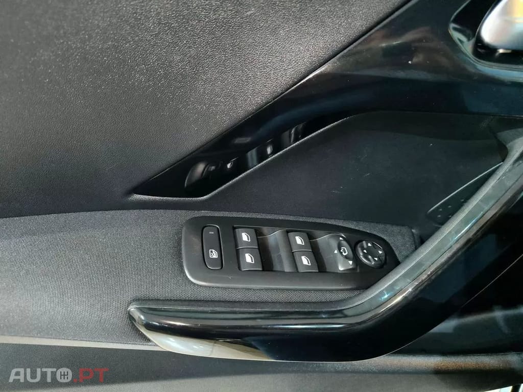 Peugeot 208  Puretech 82 Start Stop Style