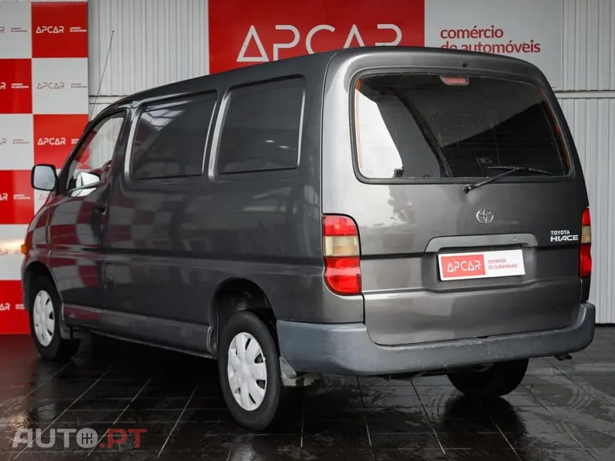 Toyota HiAce 2.4 D LXH12LG