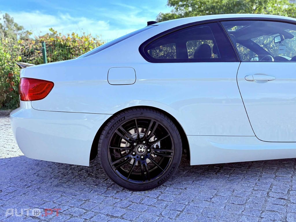 BMW 320 d Edição M Auto