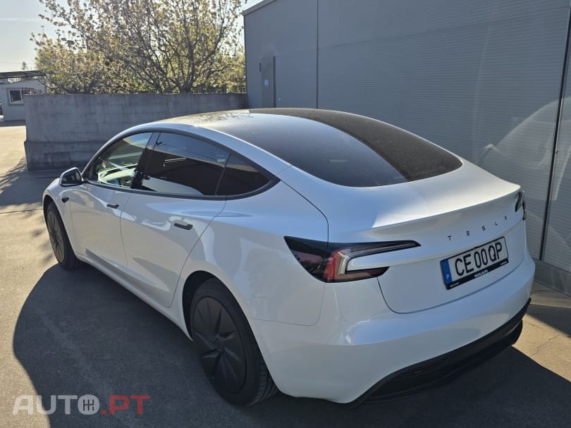 Tesla Model 3 Tração Traseira
