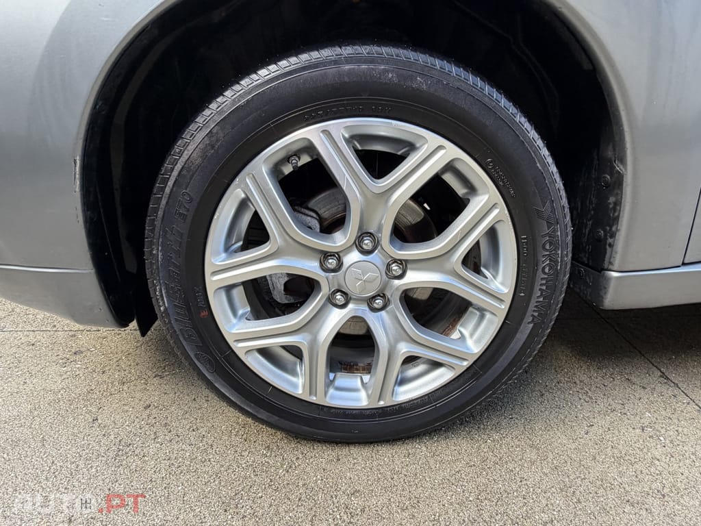 Mitsubishi Outlander 2.0 PHEV Intense Navi