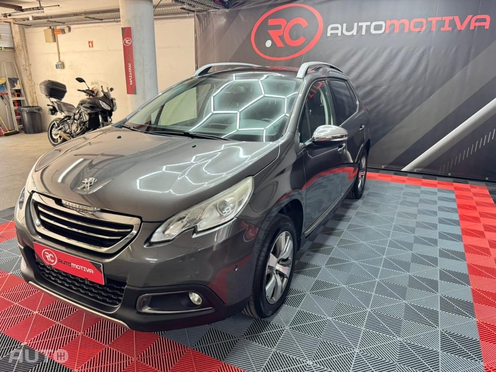 Peugeot 2008 1.2 PureTech Style EAT6