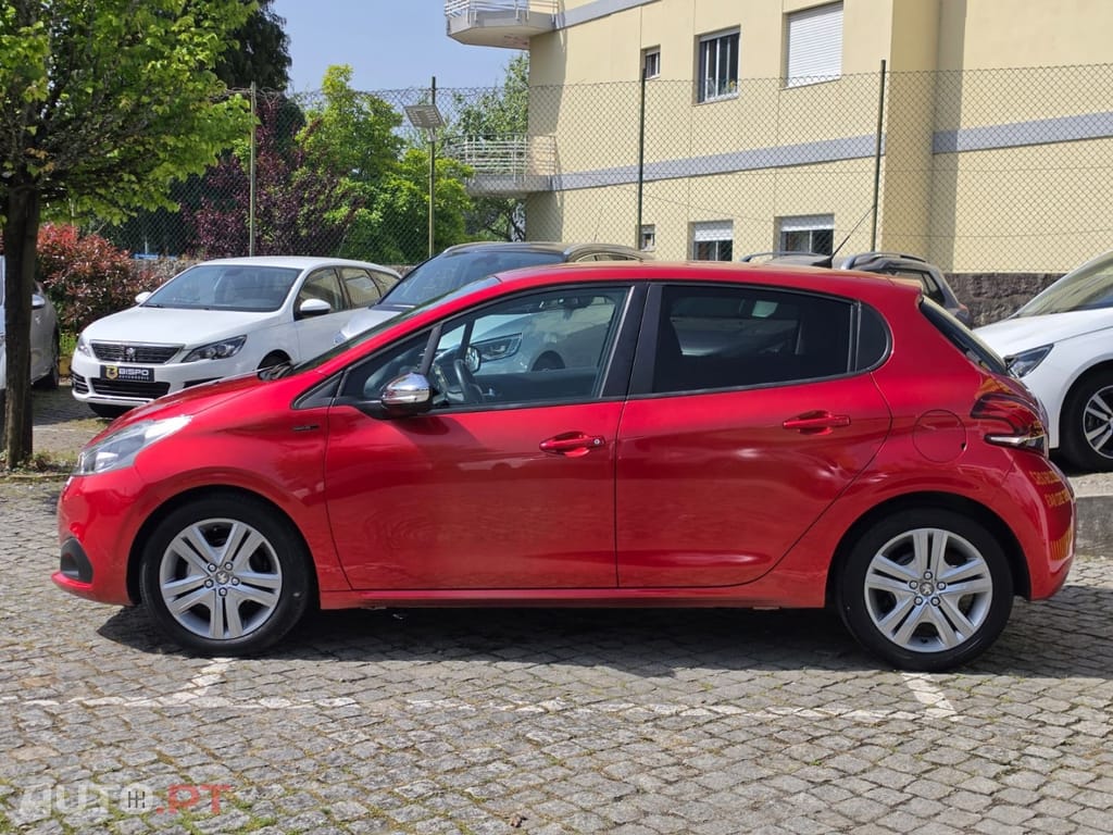 Peugeot 208 1.2 PureTech Signature